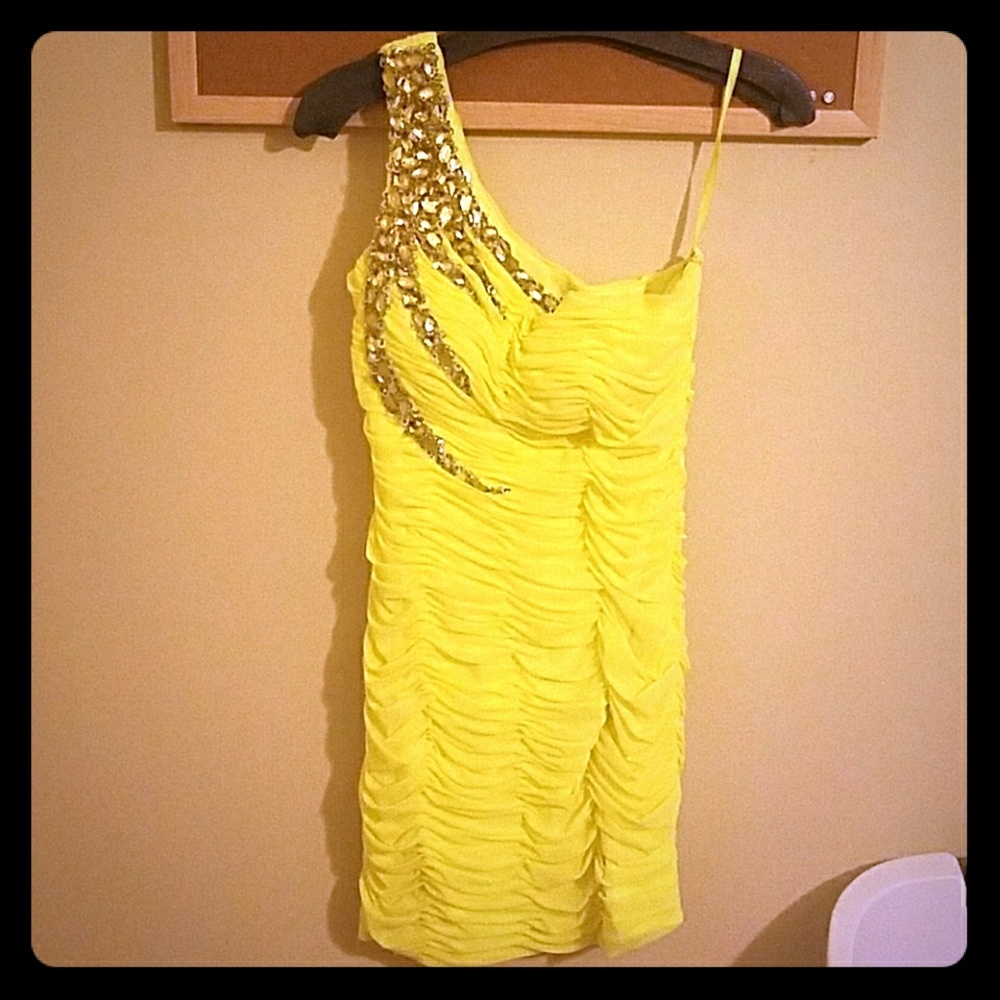 One shoulder Yellow prom dress